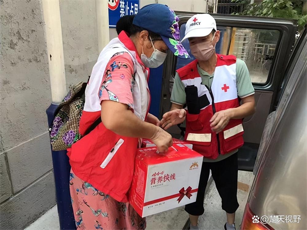 情暖金秋 温情敬老 鄂州市红十字心泉志愿服务队走进六合敬养老院