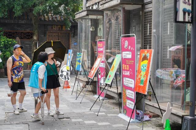 “幸福成都 美在文明”｜“万里挑一”的相逢 这场公益画展令人动容